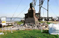Ehrenmal 08-006.jpg (74887 Byte)