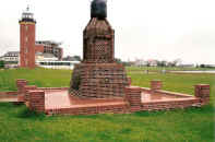 Ehrenmal 08-008.jpg (54665 Byte)